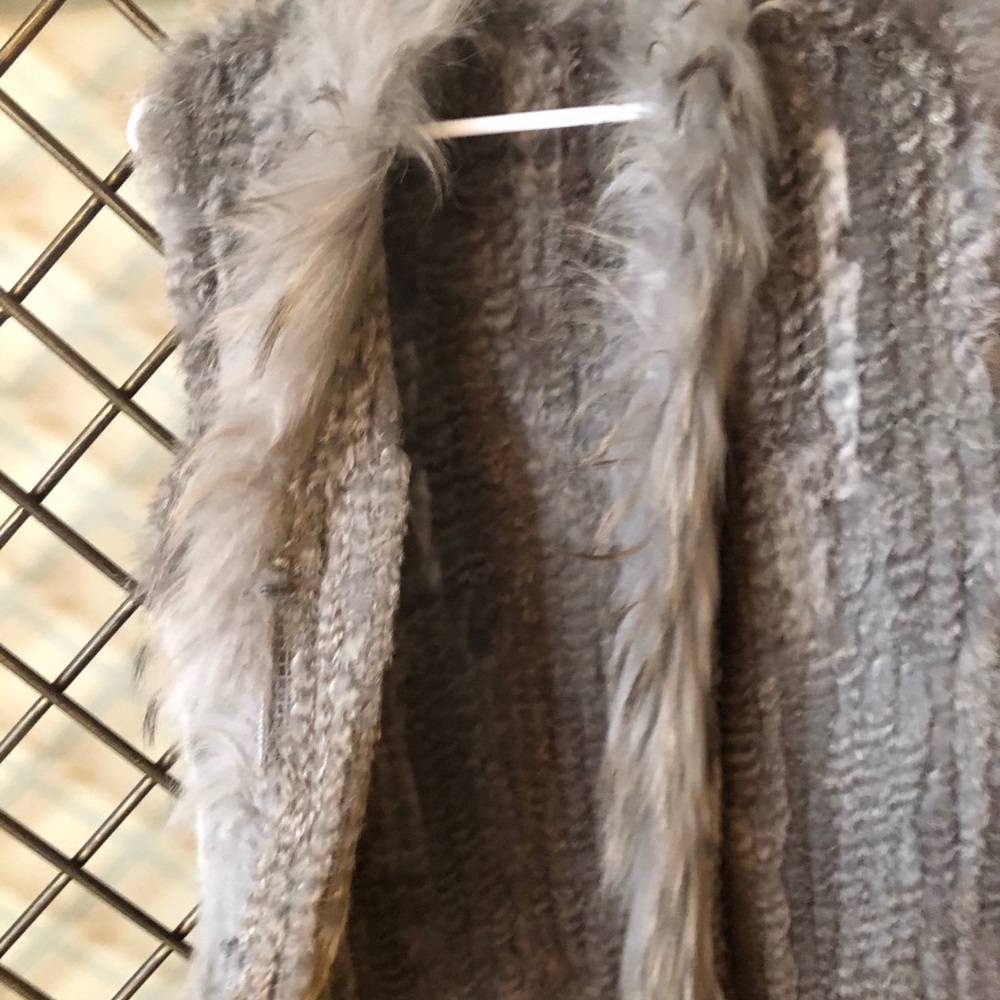 Fur Rabbit Vest - Picture 2 of 2